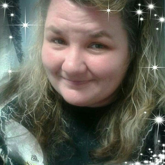 Meet your Posher, Beth - Picture 1 of 1